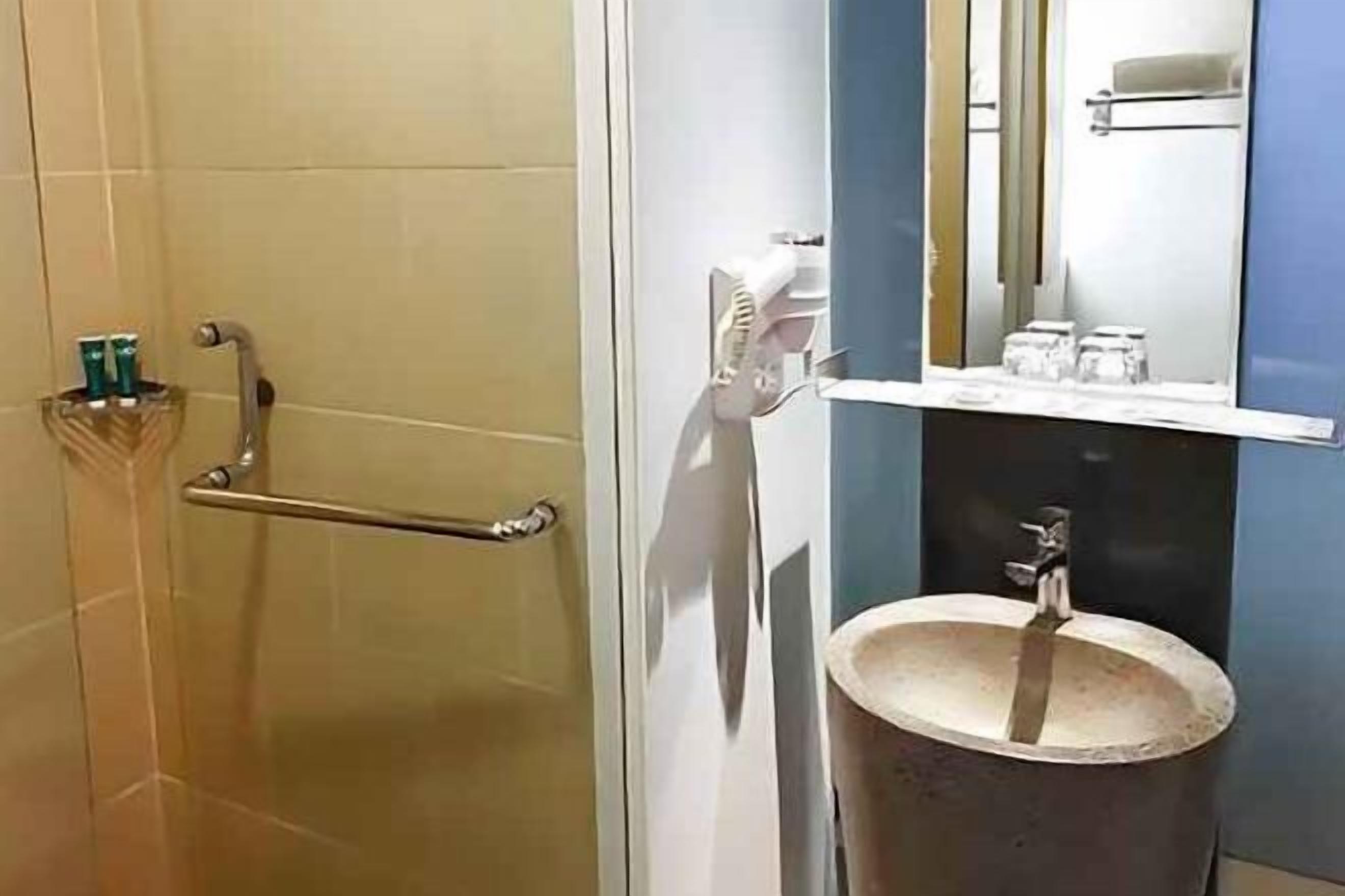 Baño | Secador de pelo, albornoces, zapatillas y bidé