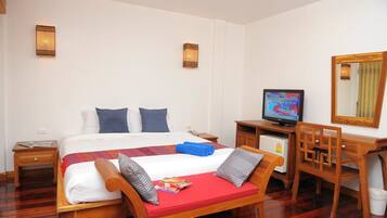 VIP Room | Desk, free WiFi