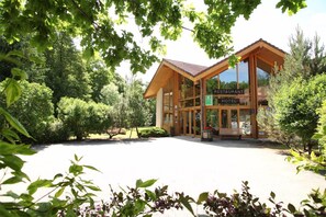 Mặt tiền nơi lưu trú