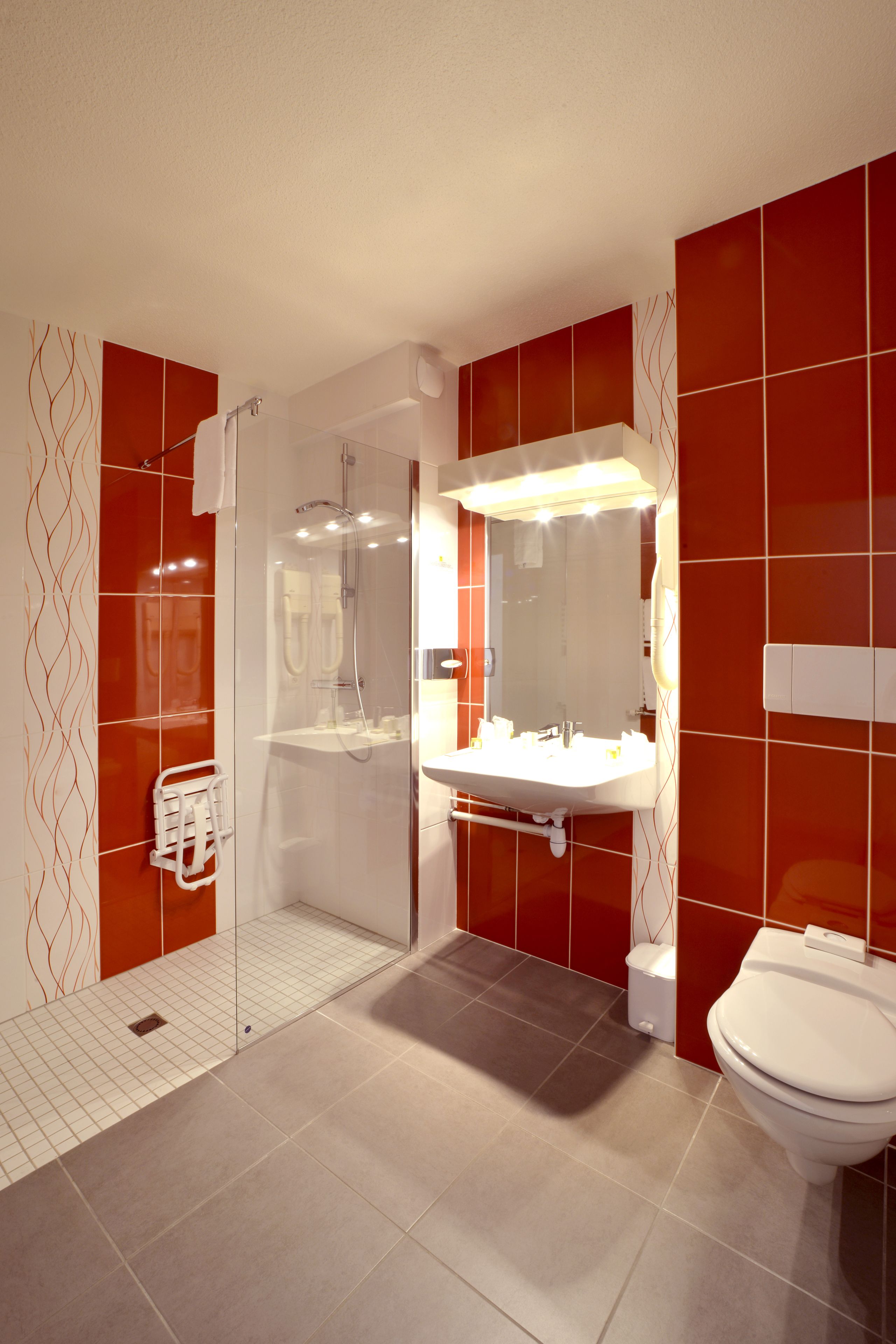 double room | bathroom | free toiletries, hair dryer, towels
