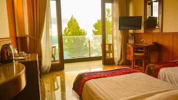 Tongging Point Hotel Deluxe Double/Twin, Lake Toba View | Lake view