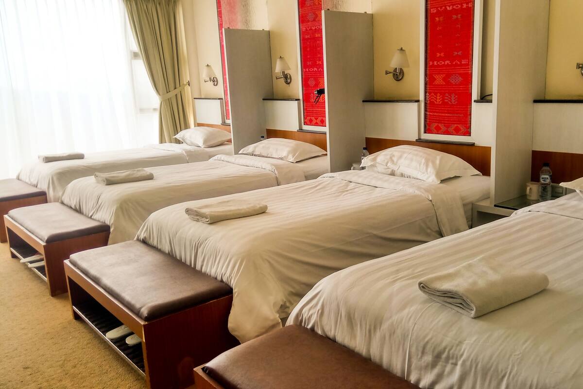 Tongging Point Lodge Deluxe, Lake Toba View | Meja kerja dan Wi-Fi gratis