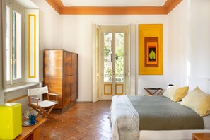 Suite, 1 queensize-seng, utsikt mot innsjø | Sengetøy av topp kvalitet, wi-fi (inkludert) og sengetøy