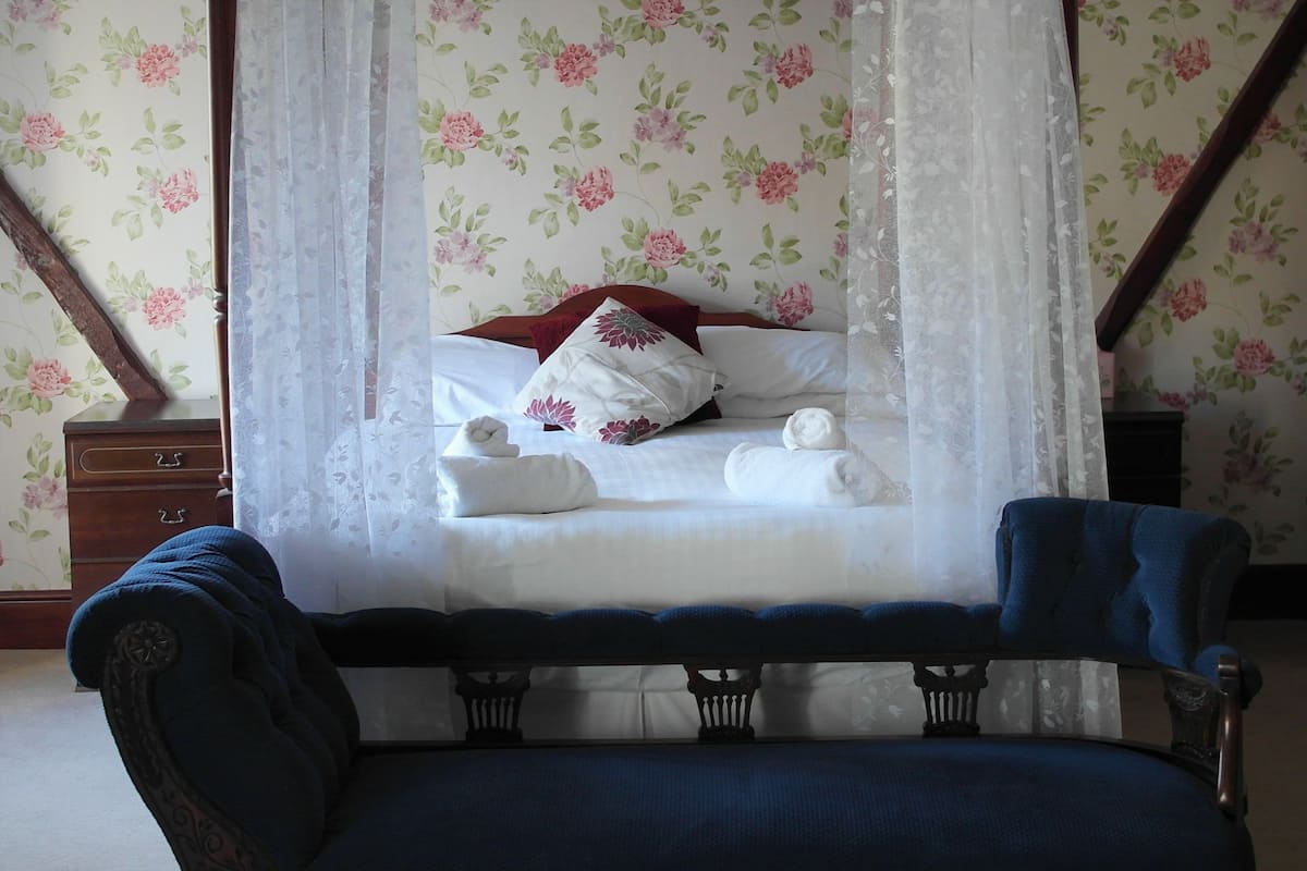 Double Room (Braunton) | Desk, blackout drapes, WiFi (free), individually decorated