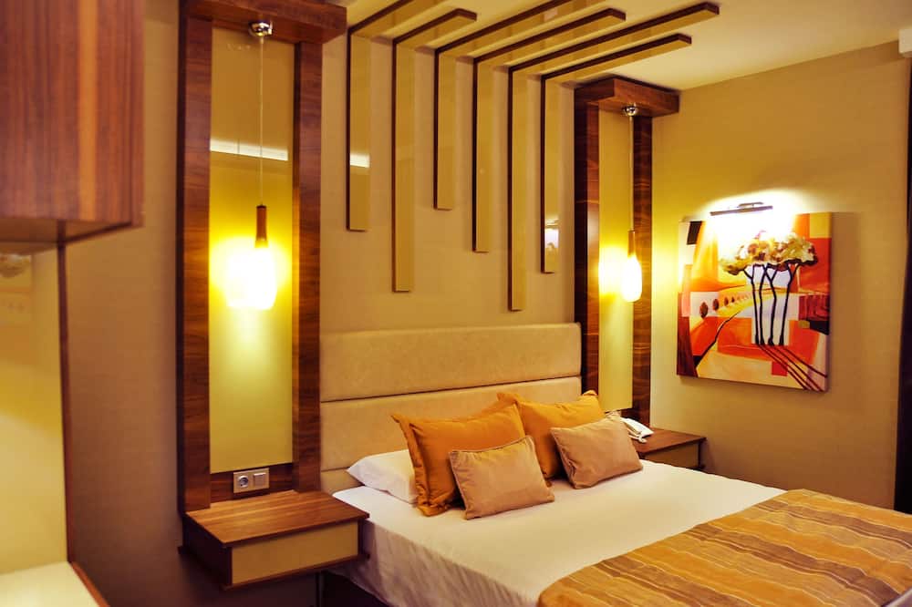 Avin Hotel
