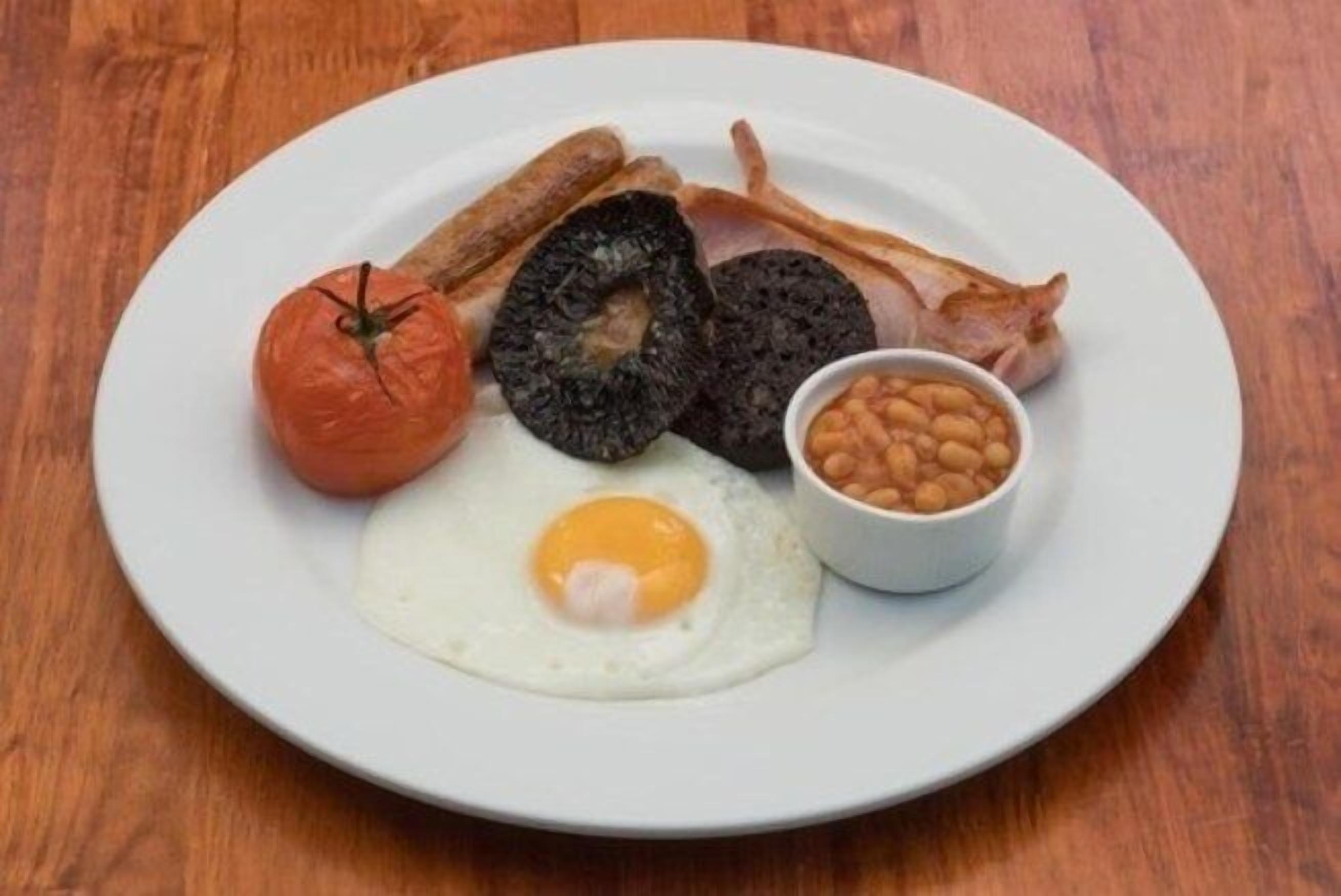 free daily full breakfast