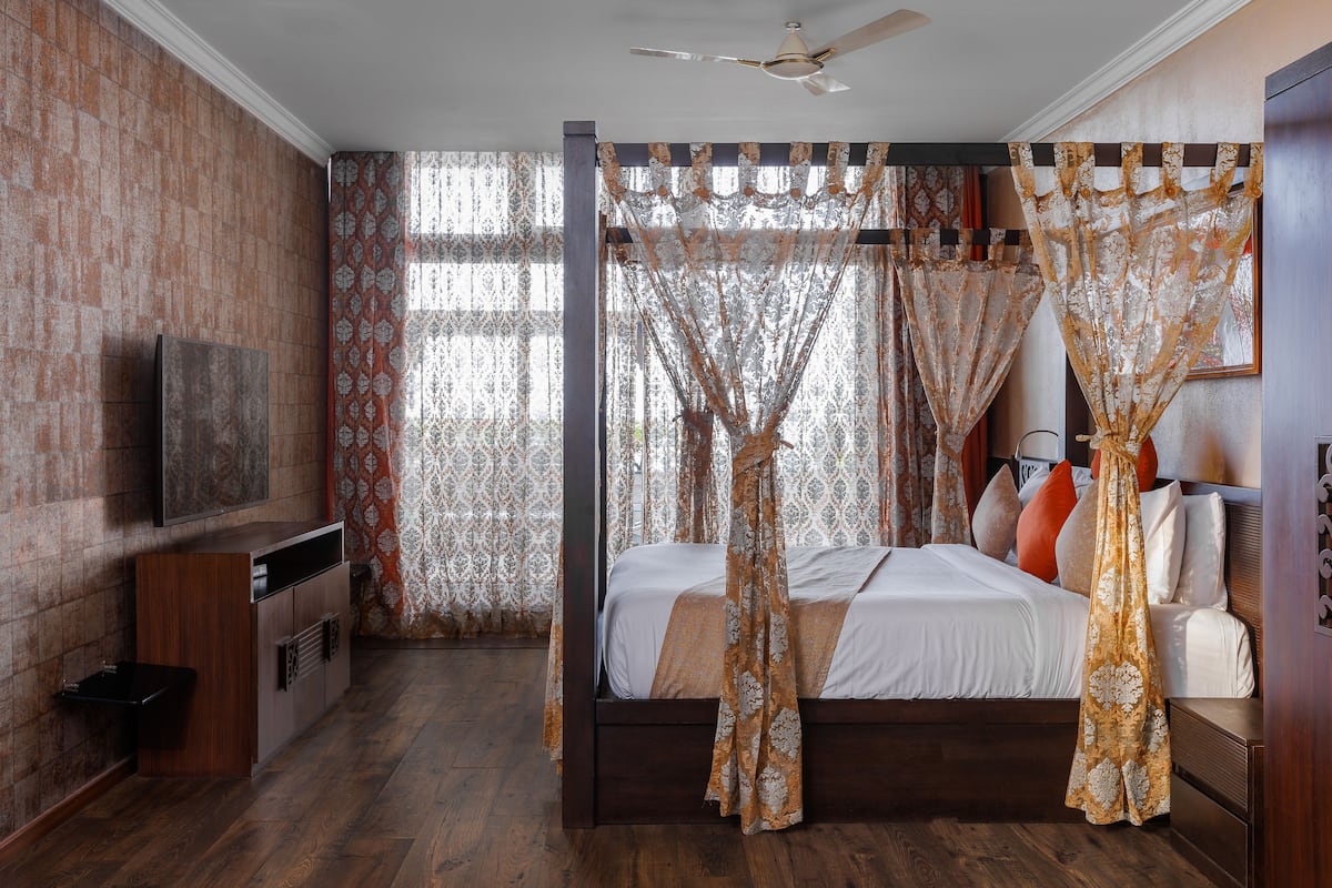 Ropa de cama de alta calidad y minibar