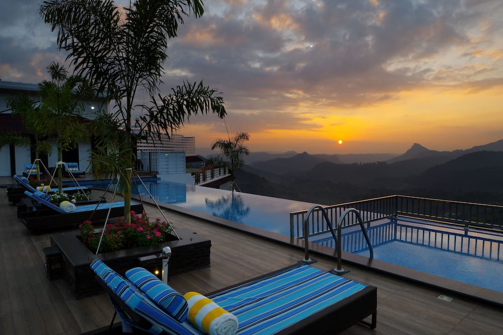 The Panoramic Getaway