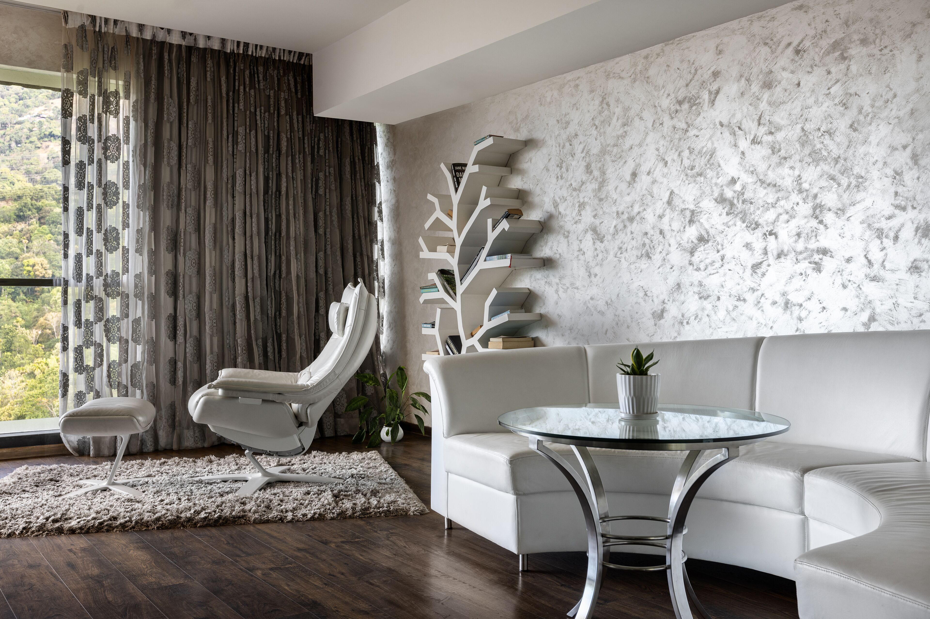 pavilion suite | living area | 40-inch flat-screen tv with cable channels, tv