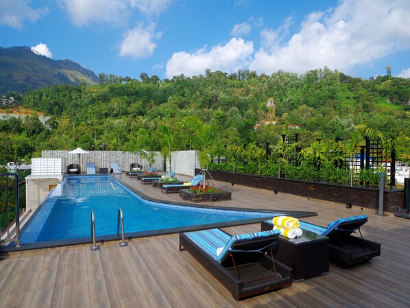 2 piscinas techadas, 2 piscinas al aire libre