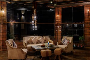 2 restaurantes; se sirve cocina internacional 