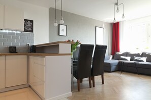Deluxe Apartment, 1 Bedroom, City View (Smolna 10) | Living room