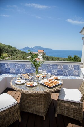 Suite – junior, terrasse, sjøutsikt | Utsikt fra rommet