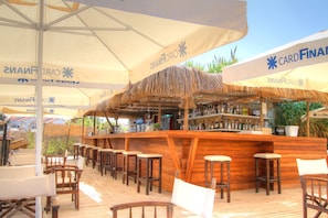 Poolside bar