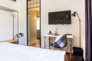 Classic-Doppelzimmer | Zimmersafe, Schreibtisch, schallisolierte Zimmer, Bügeleisen/Bügelbrett