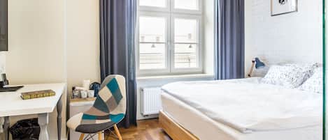 Classic Double Room | In-room safe, desk, soundproofing, iron/ironing board