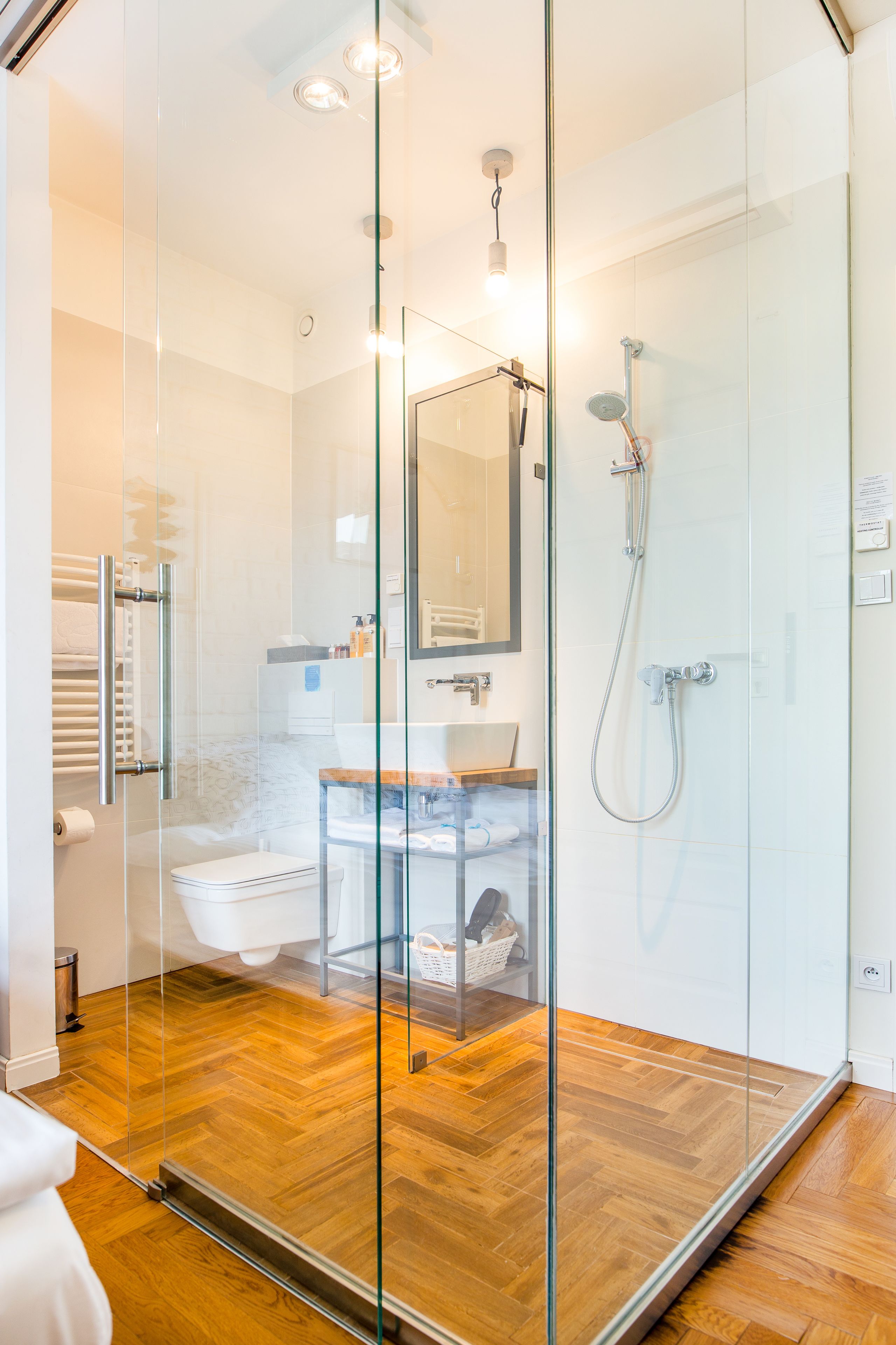 Habitación doble clásica | Caja de seguridad en la habitación, escritorio y insonorización 