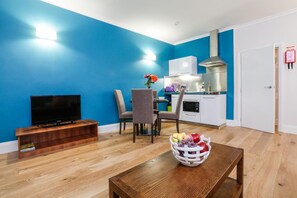 Executive Apartment, 1 Bedroom, Smoking | Living area - Apartments Inn London Pimlico (London)