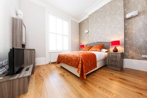 Iron/ironing board, cots/infant beds, bed sheets - Apartments Inn London Lancaster (London)