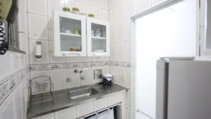 Apartment, 1 Bedroom | Private kitchen