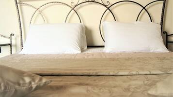Estudi en suite | Roba de llit d'alta qualitat, cobrellits i minibar