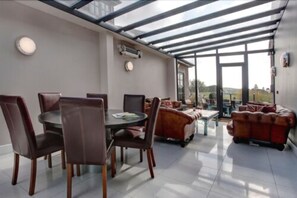 Bar (on property) - Magnolia Park Hotel Golf & Country Club (Aylesbury)