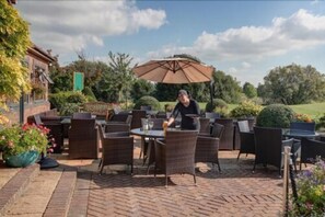 Serveert lunch en diner, buitendiner 