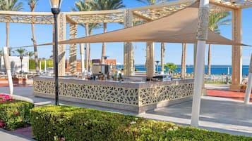 12 bars/lounges, 4 poolside bars, swim-up bar, beach bar