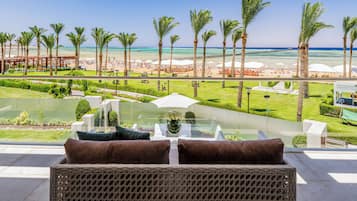 Villa Supérieure, 1 trÚs grand lit | Vue de la chambre