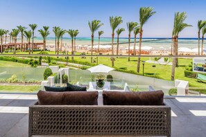 Villa superior, 1 cama de matrimonio grande | Vistas desde la habitación