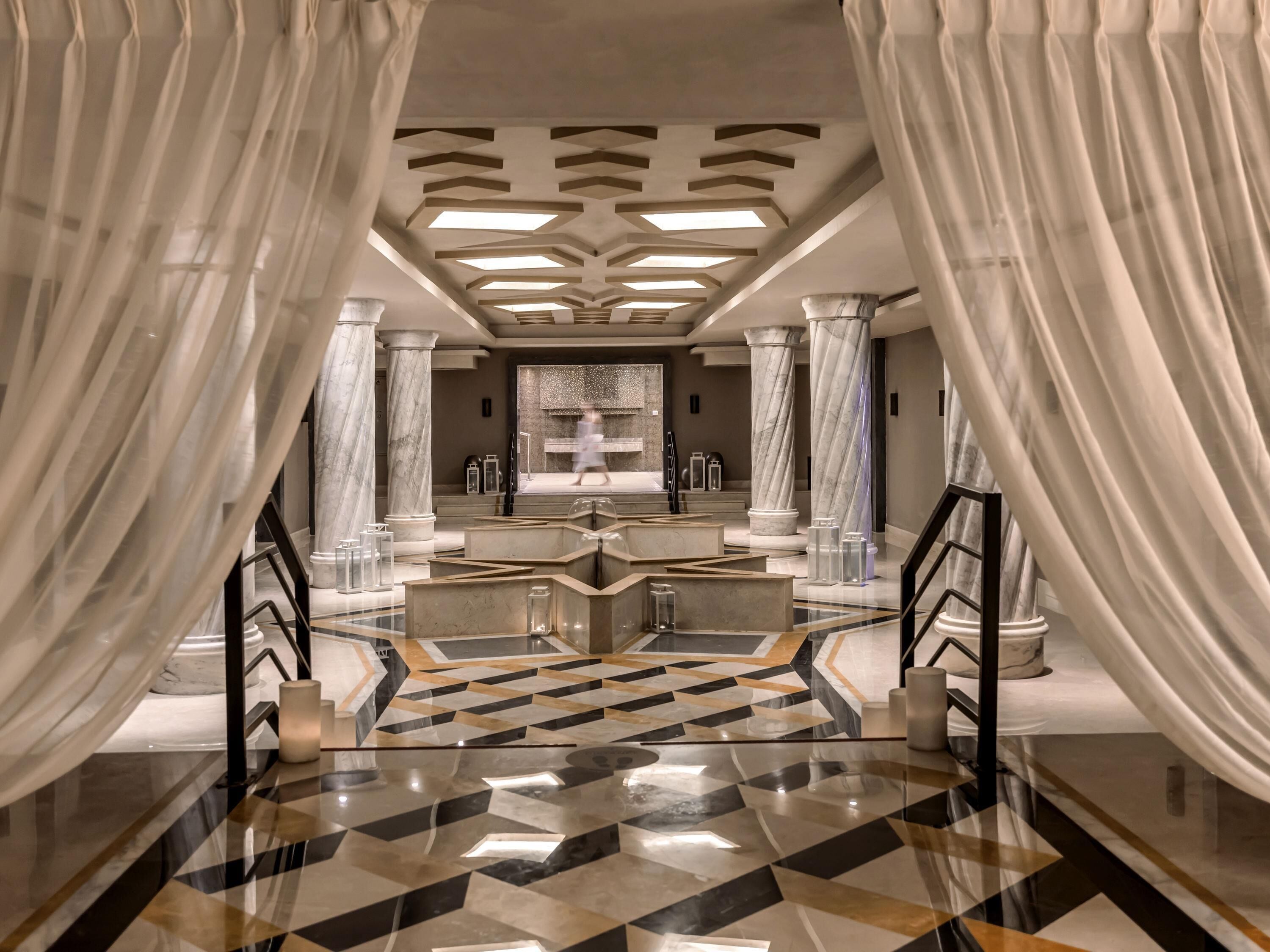 Couples treatment rooms, sauna, hot tub, steam room, Turkish bath