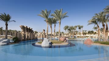 Indoor pool, 8 outdoor pools, pool umbrellas, pool loungers