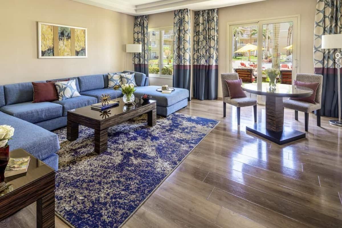 Grand Suite Aqua | Free minibar, in-room safe, blackout curtains, soundproofing