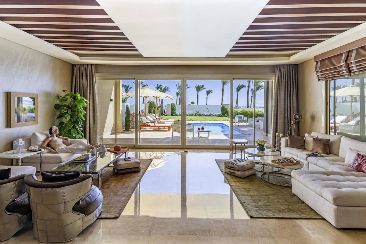 1 habitación y minibar con artículos gratuitos