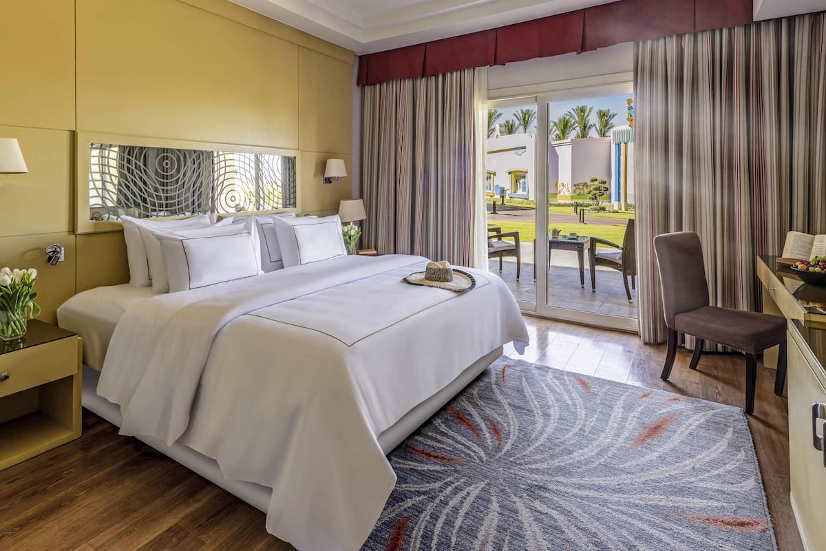 Family Room, 2 Double Beds | 1 bedroom, free minibar, in-room safe, blackout drapes
