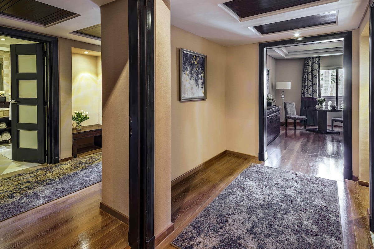 1 bedroom, free minibar, in-room safe, blackout drapes
