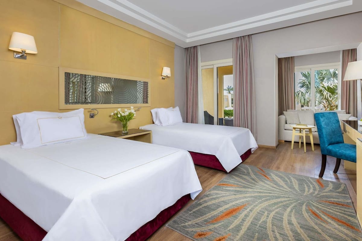 Free minibar, in-room safe, blackout curtains, soundproofing