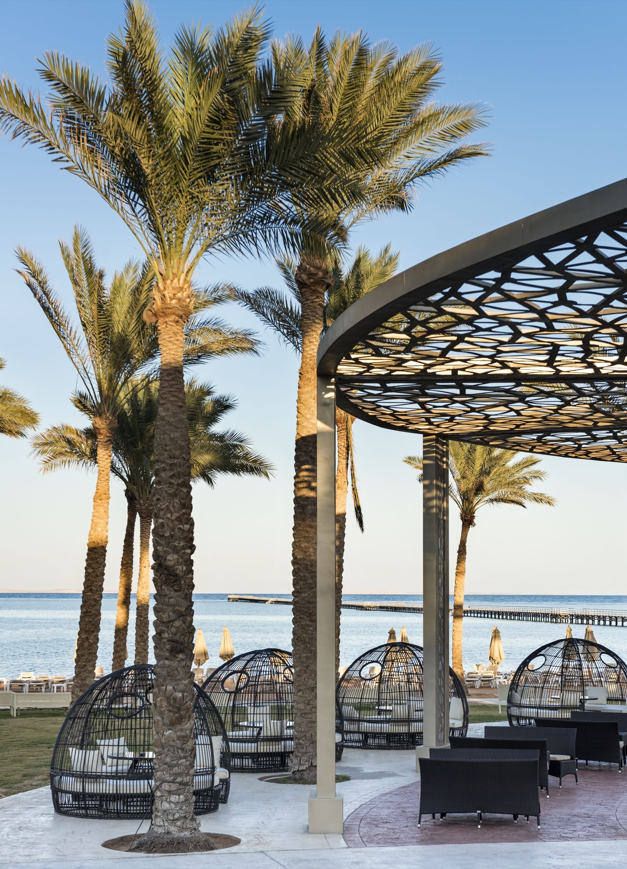 12 bars/lounges, 4 poolside bars, swim-up bar, beach bar