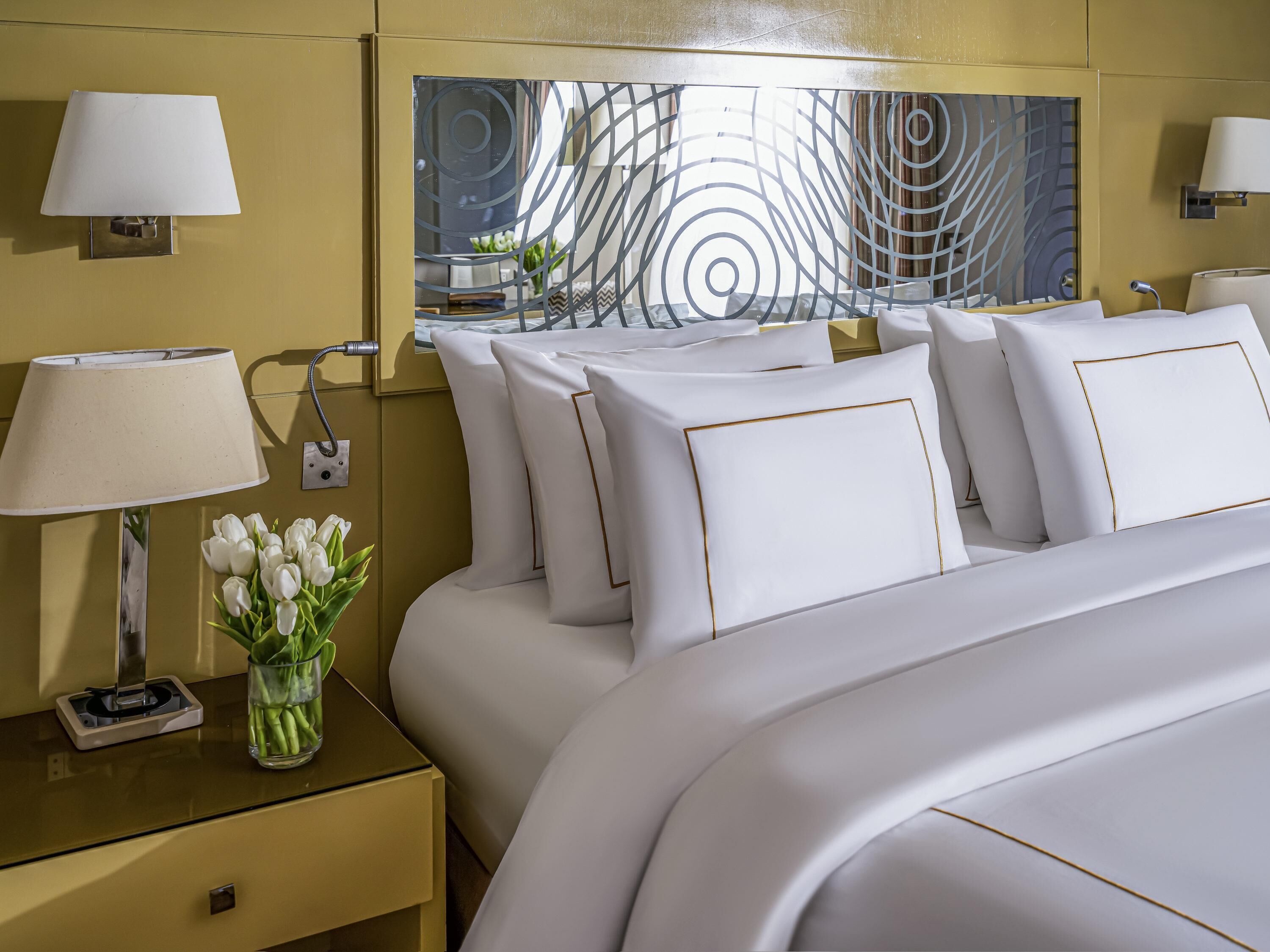 Deluxe Room King Bed | Free minibar, in-room safe, blackout drapes, soundproofing