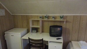 Twin Room | Mini-refrigerator - Gullhaugen Pensjonat (Harstad)