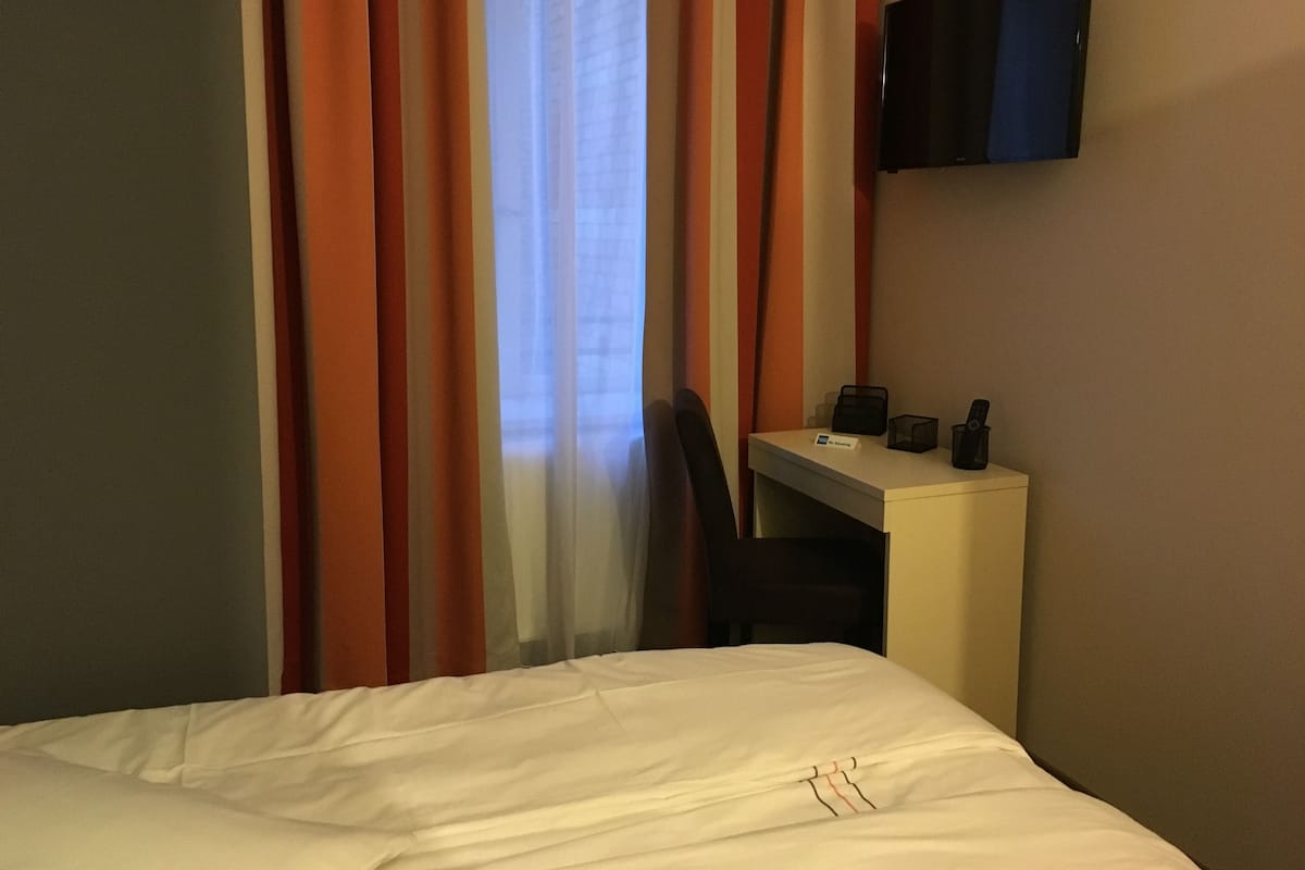 Desk, soundproofing, iron/ironing board (on request), cribs (free)