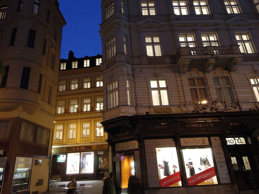 Fachada del alojamiento - Noche