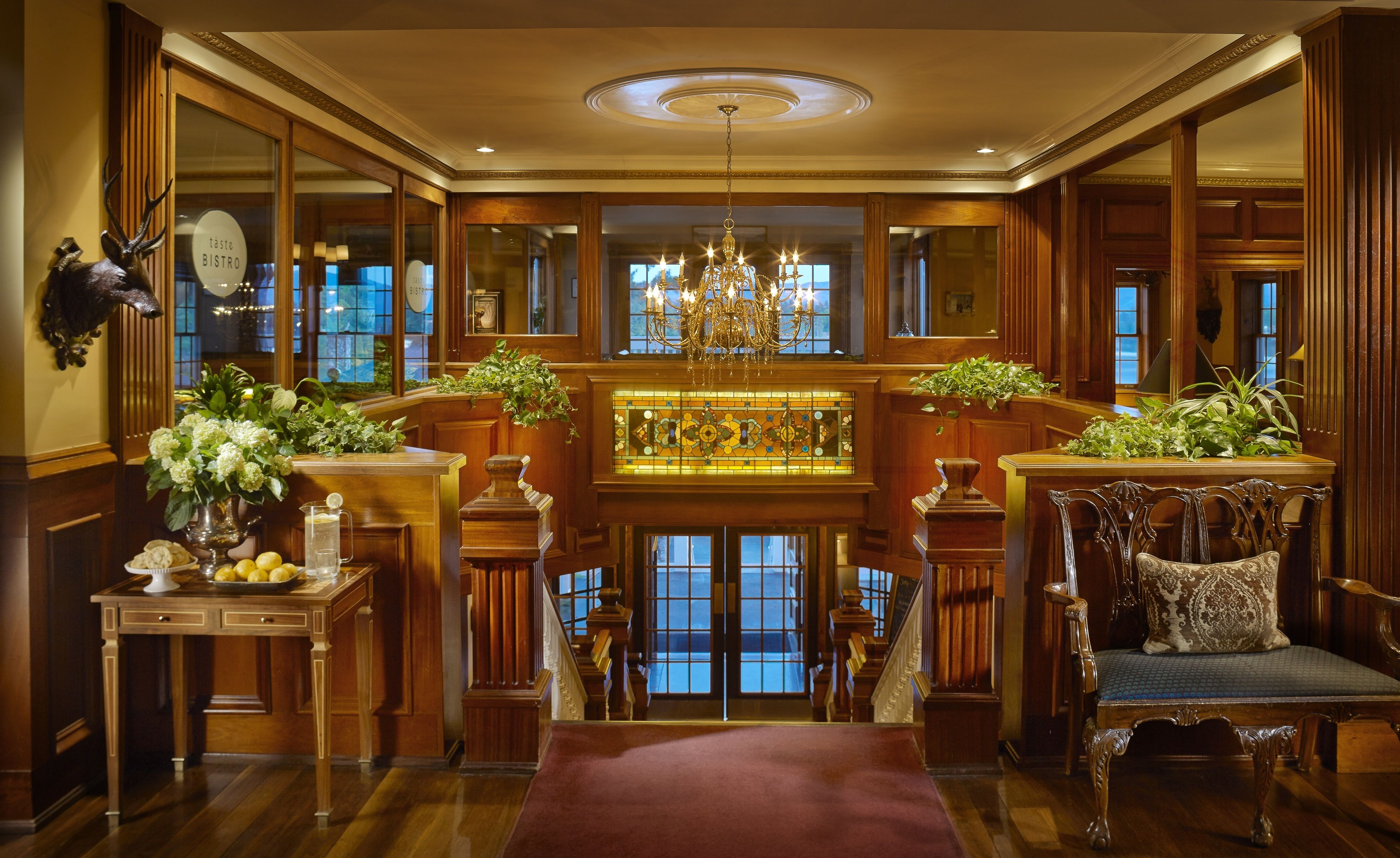 2 restaurants, breakfast, lunch, dinner served; american cuisine