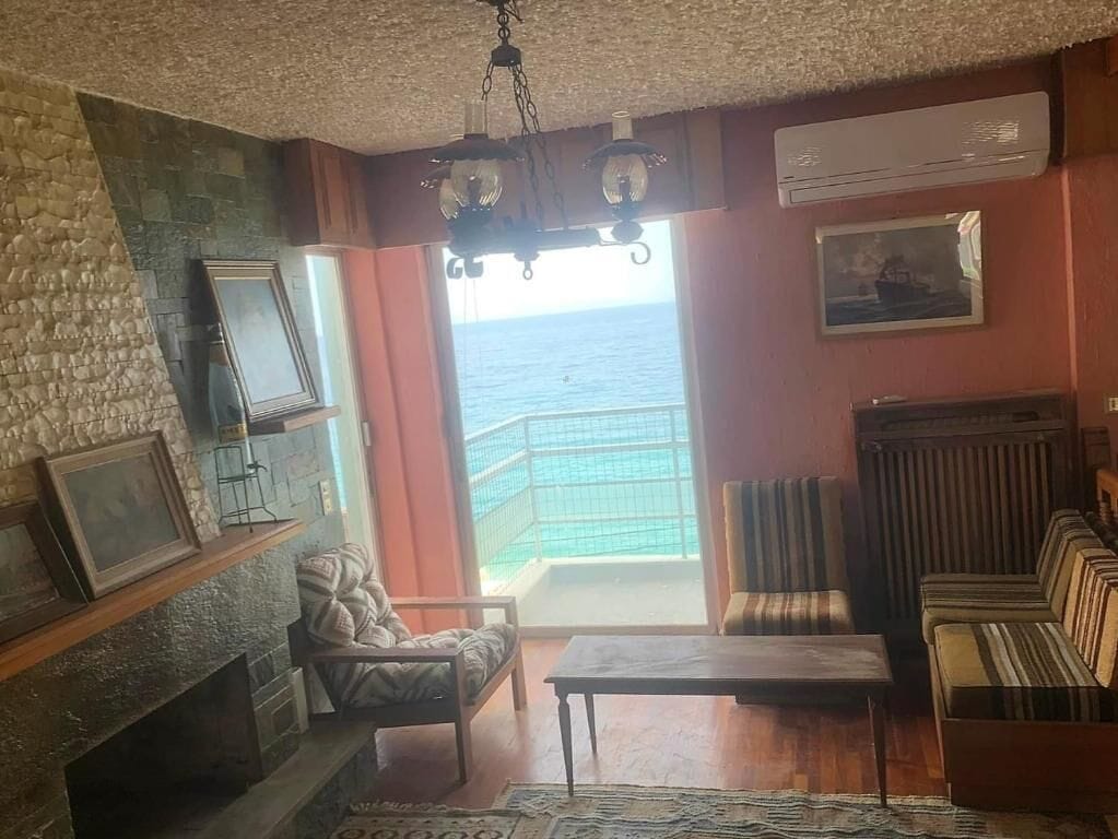 Deluxe Apartment | Iron/ironing board, free cots/infant beds, bed sheets