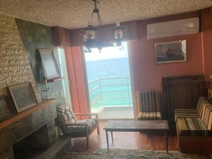 Deluxe Apartment - SUN HOTEL KINETA “Beach Front” (Megara)