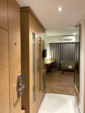 Deluxe Double Room | In-room safe, desk, laptop workspace, soundproofing - Hotel Indriya Wayanad (Vythiri)