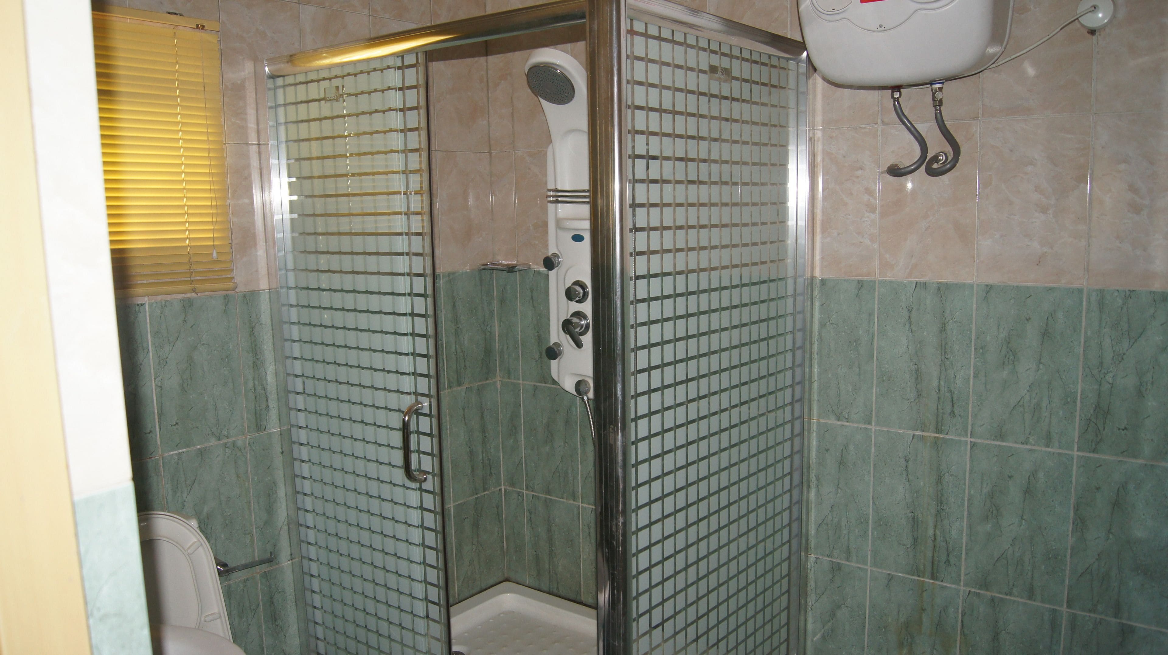 classic room | bathroom shower