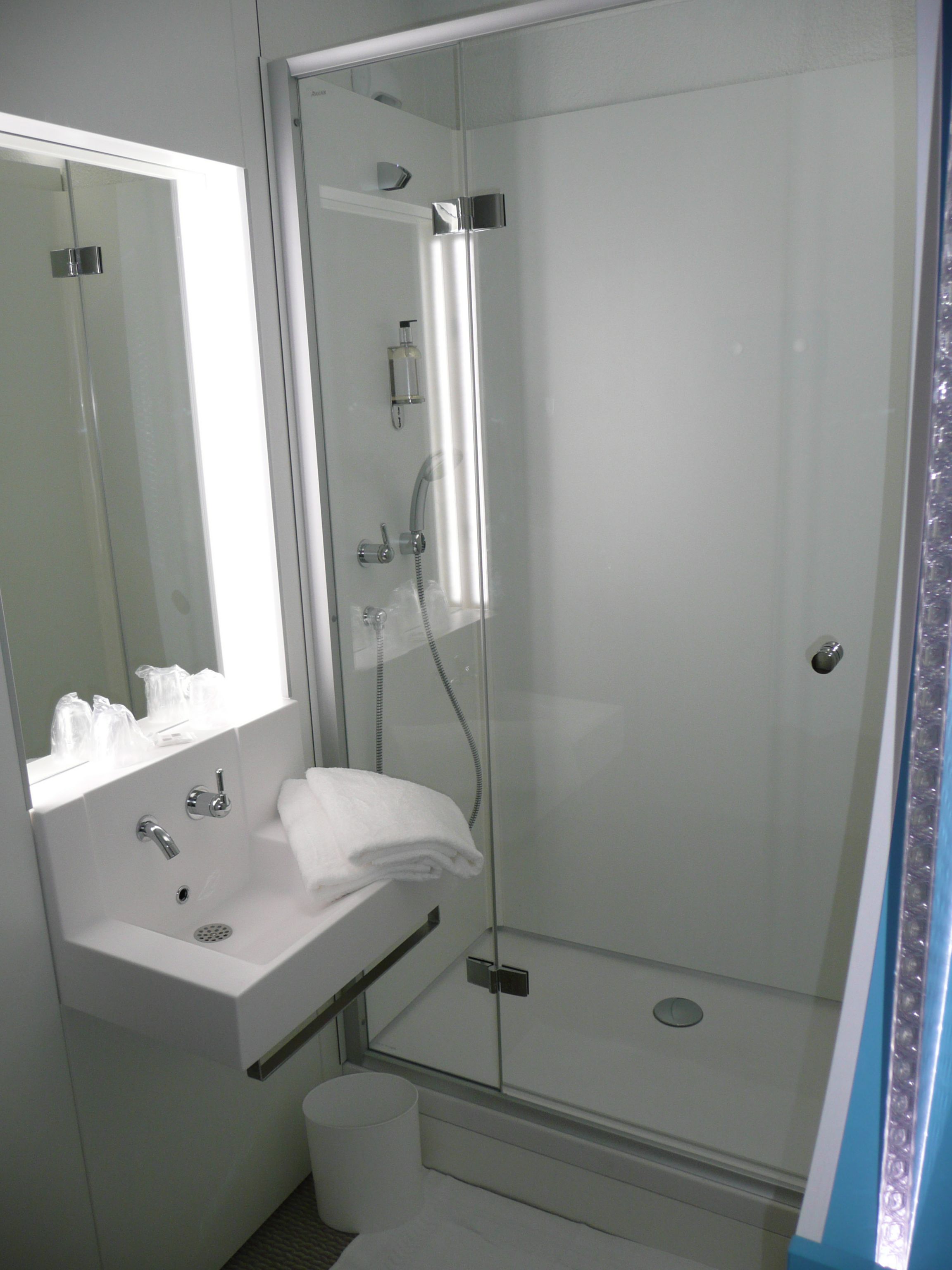 twin room | bathroom | shower, free toiletries, hair dryer, towels
