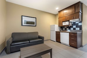 Suite, 1 King Bed, Non Smoking, Kitchen (with Sofabed)