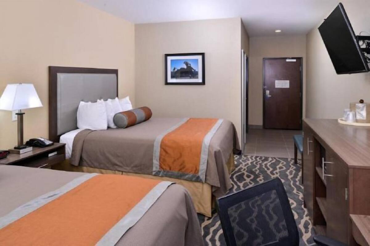 Premium bedding, pillow-top beds, in-room safe, desk